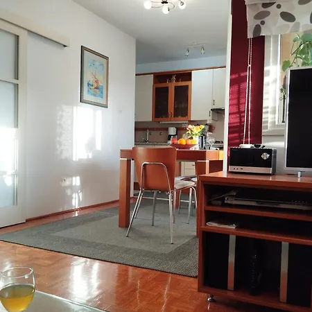 Noemi Apartman *